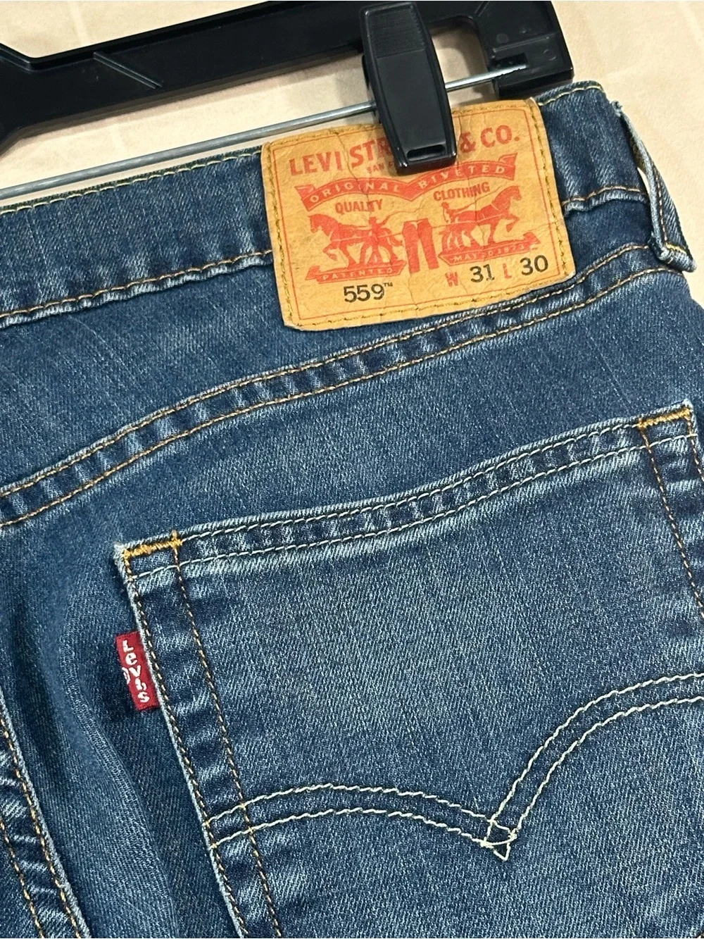 Levi’s 559 Relaxed Straight Jeans W31 L30 Medium Dark Wash EUC 2013 Vintage